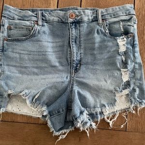 America Eagle curvy high-rise shortie denim cutoff shorts with cute lace pockets